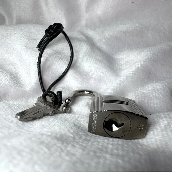 Hermès Cadena Padlock Palladium Lock W Key & strap Charm Necklace Rare Authentic - Picture 2 of 16